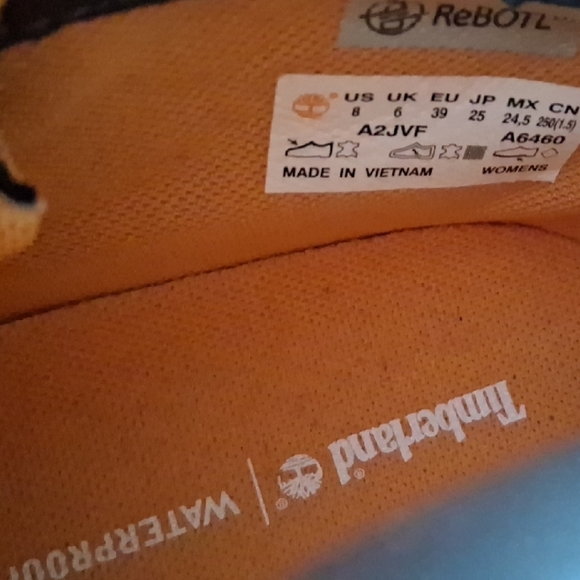 Timberland Brown Boots with Red Laces - Picture 7 of 7